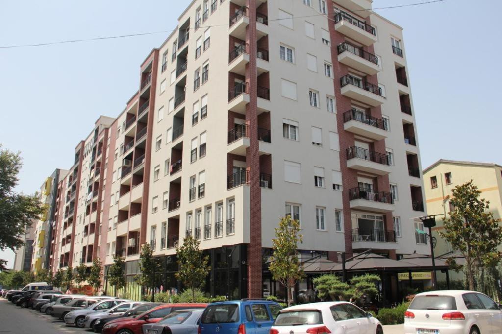 Roes Апартаменти Тирана